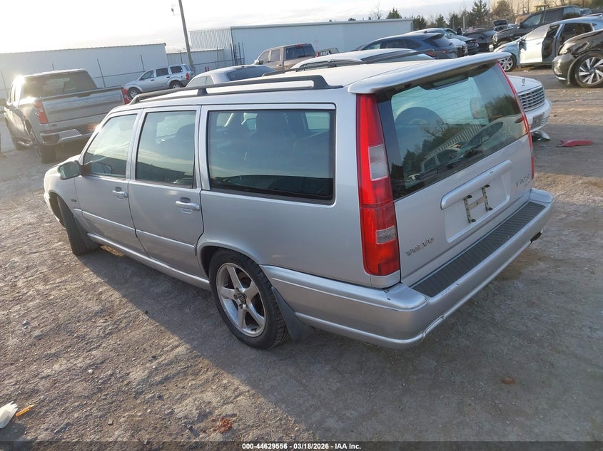 1998 Volvo V70 VIN YV1LW5241W2510146 IAAI salvage auction — RIGHT SIDE, Clear (Oklahoma), sold $975 on 2026-07-08 (photo 3)