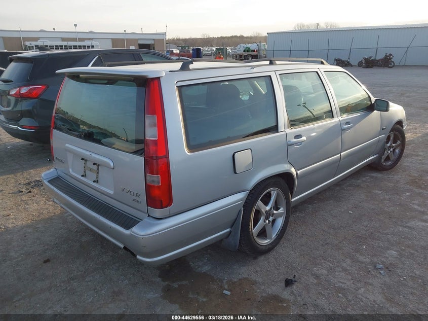 1998 Volvo V70 VIN YV1LW5241W2510146 IAAI salvage auction — RIGHT SIDE, Clear (Oklahoma), sold $975 on 2026-07-08 (photo 4)