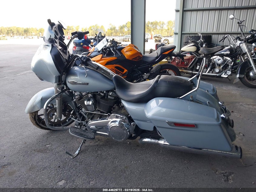 2023 Harley-davidson Street glide VIN 1HD1KBC1XPB676662 IAAI salvage auction — FRONT END, Salvage (South Carolina), sold $7,200 on 2026-07-21 (photo 3)