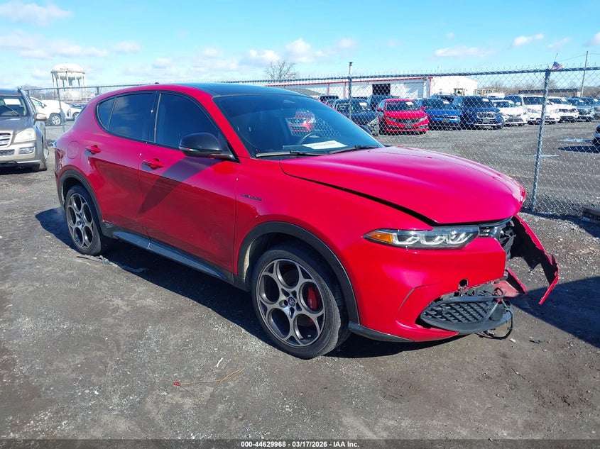 2024 Alfa romeo Tonale VIN ZASPATDW5R3048380 IAAI salvage auction — FRONT END, Salvage (New Jersey), sold $10,100 on 2026-07-06 (photo 1)
