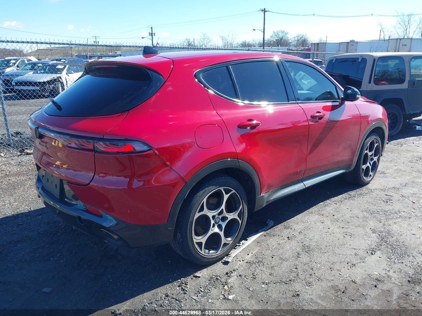 2024 Alfa romeo Tonale VIN ZASPATDW5R3048380 IAAI salvage auction — FRONT END, Salvage (New Jersey), sold $10,100 on 2026-07-06 (photo 4)