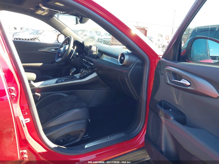 2024 Alfa romeo Tonale VIN ZASPATDW5R3048380 IAAI salvage auction — FRONT END, Salvage (New Jersey), sold $10,100 on 2026-07-06 (photo 5)