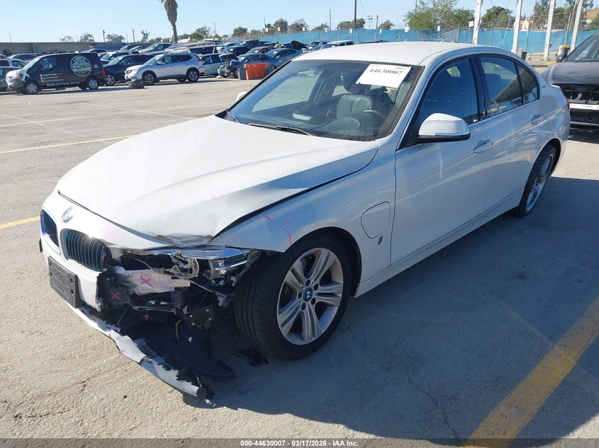 2018 BMW 3er VIN WBA8E1C58JA762566 IAAI salvage auction — FRONT END, Salvage Title, sold $3,200 on 2026-07-22 (photo 2)