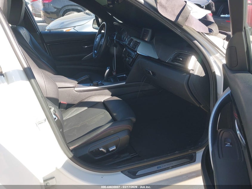 2018 BMW 3er VIN WBA8E1C58JA762566 IAAI salvage auction — FRONT END, Salvage Title, sold $3,200 on 2026-07-22 (photo 5)
