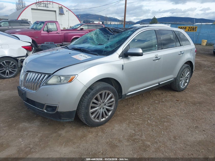 2011 Lincoln Mkx VIN 2LMDJ8JK7BBJ28217 IAAI salvage auction — ROOF, Clear (Montana), sold $950 on 2026-07-22 (photo 2)