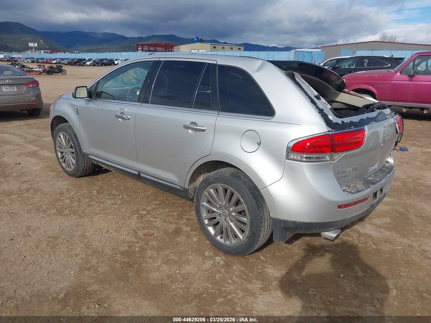 2011 Lincoln Mkx VIN 2LMDJ8JK7BBJ28217 IAAI salvage auction — ROOF, Clear (Montana), sold $950 on 2026-07-22 (photo 3)