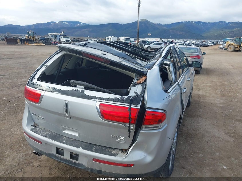 2011 Lincoln Mkx VIN 2LMDJ8JK7BBJ28217 IAAI salvage auction — ROOF, Clear (Montana), sold $950 on 2026-07-22 (photo 6)