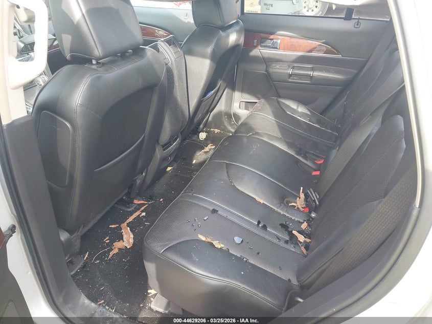 2011 Lincoln Mkx VIN 2LMDJ8JK7BBJ28217 IAAI salvage auction — ROOF, Clear (Montana), sold $950 on 2026-07-22 (photo 8)