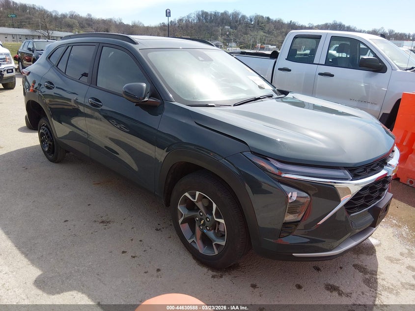 2025 Chevrolet Trax VIN KL77LHEP2SC245276 IAAI salvage auction — LEFT FRONT, Salvage Title, sold $4,950 on 2026-07-26 (photo 1)