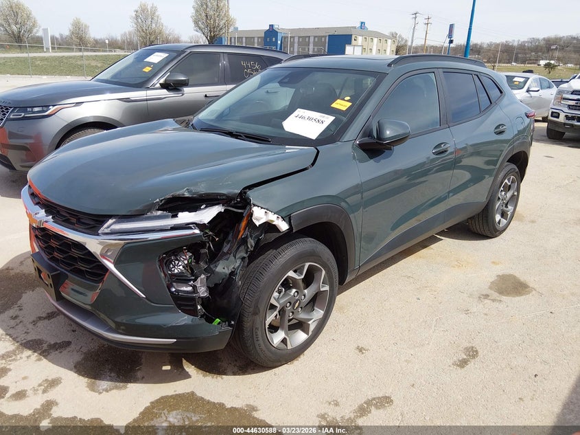 2025 Chevrolet Trax VIN KL77LHEP2SC245276 IAAI salvage auction — LEFT FRONT, Salvage Title, sold $4,950 on 2026-07-26 (photo 2)