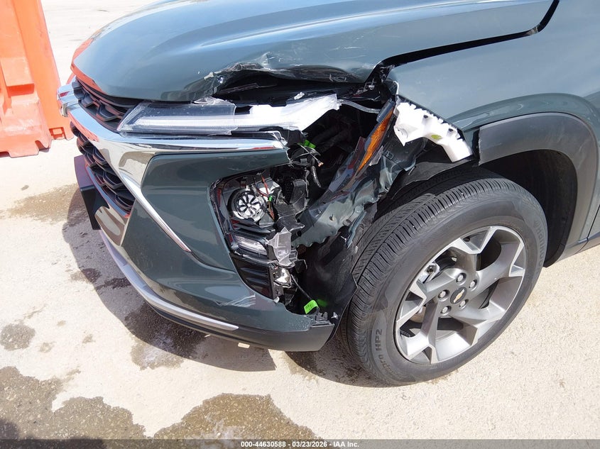 2025 Chevrolet Trax VIN KL77LHEP2SC245276 IAAI salvage auction — LEFT FRONT, Salvage Title, sold $4,950 on 2026-07-26 (photo 6)