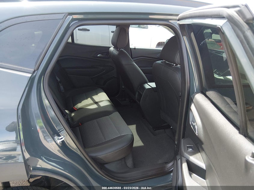 2025 Chevrolet Trax VIN KL77LHEP2SC245276 IAAI salvage auction — LEFT FRONT, Salvage Title, sold $4,950 on 2026-07-26 (photo 8)