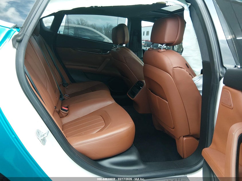 2015 Maserati Quattroporte VIN ZAM56RRAXF1135828 IAAI salvage auction — SIDE, Salvage Title, sold $2,400 on 2026-08-26 (photo 8)