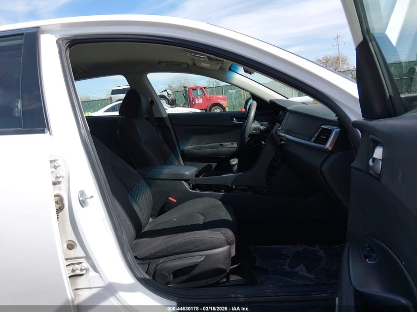 2019 Kia Optima VIN 5XXGT4L37KG358233 IAAI salvage auction — LEFT FRONT, Salvage (Kansas), sold $2,000 on 2026-07-17 (photo 5)