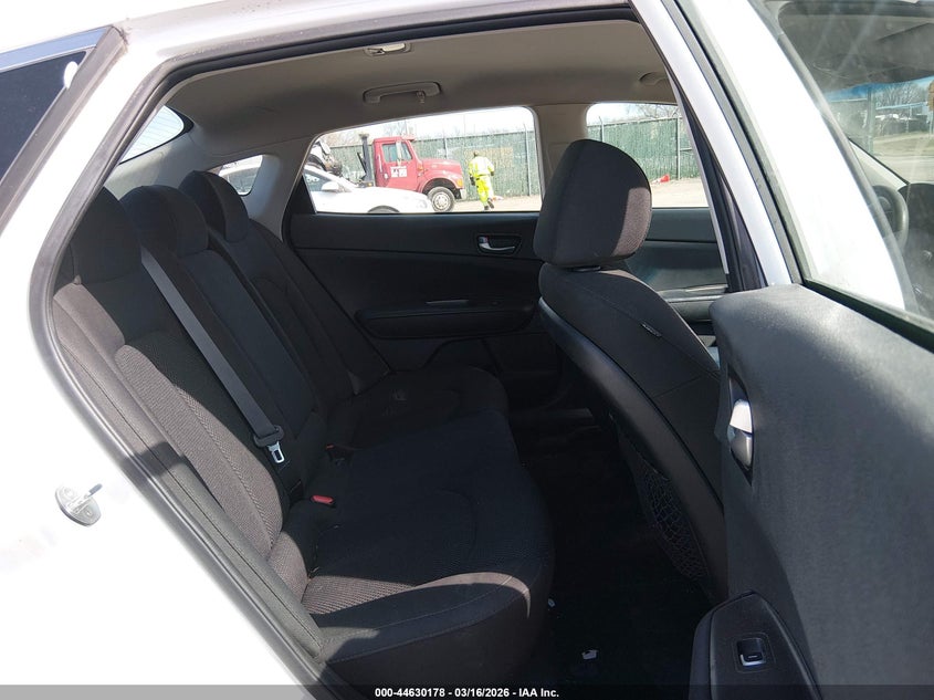 2019 Kia Optima VIN 5XXGT4L37KG358233 IAAI salvage auction — LEFT FRONT, Salvage (Kansas), sold $2,000 on 2026-07-17 (photo 8)