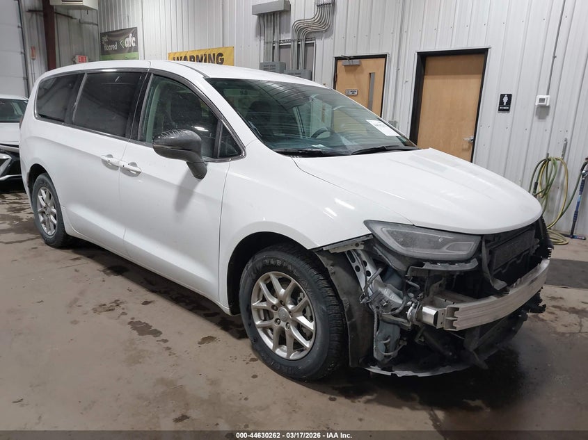 2024 Chrysler Pacifica VIN 2C4RC1BG4RR182917 — IAAI salvage auction photo