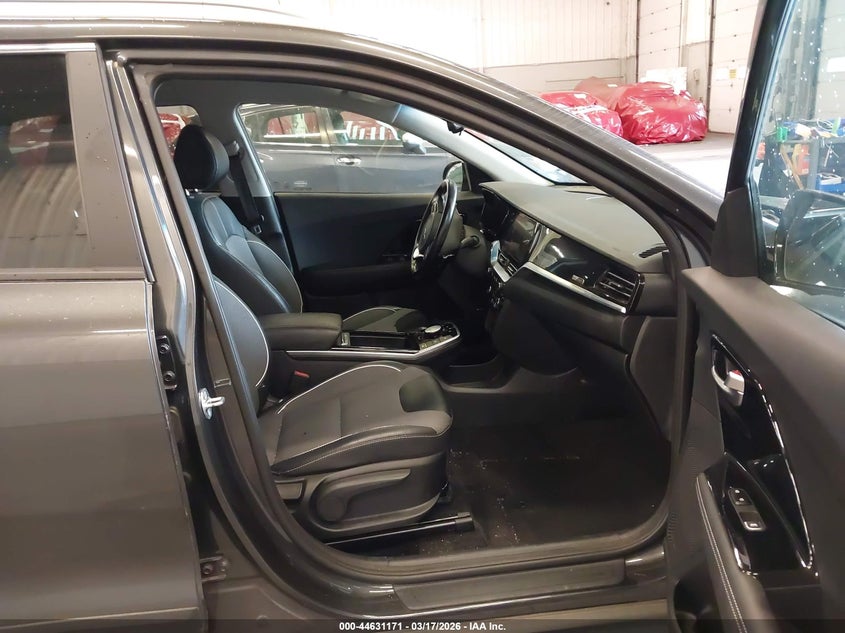 2022 Kia Niro VIN KNDCC3LG5N5115976 IAAI salvage auction — FRONT & REAR, Salvage (Oregon), sold $4,075 on 2026-07-09 (photo 5)