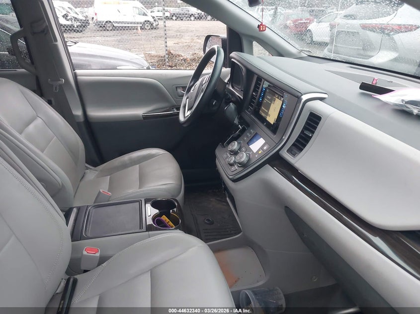 2017 Toyota Sienna VIN 5TDDZ3DC3HS156250 IAAI salvage auction — SIDE, Salvage (Massachusetts), sold $7,000 on 2026-07-05 (photo 5)