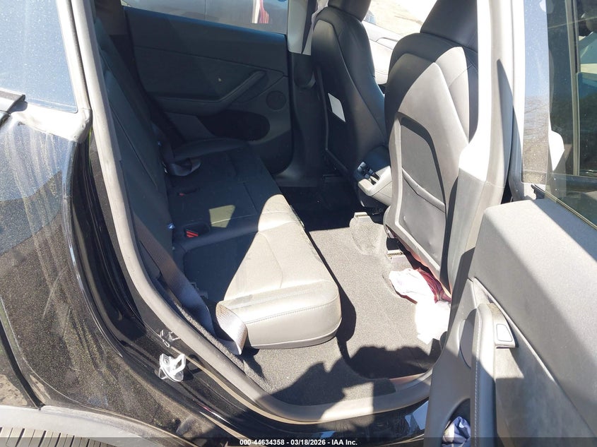 2024 Tesla Model y VIN 7SAYGDEE1RA325913 IAAI salvage auction — LEFT SIDE, Salvage Title, sold $14,000 on 2026-07-23 (photo 8)