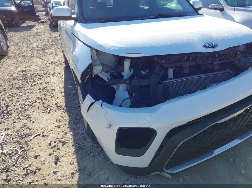 2020 Kia Soul VIN KNDJ23AU7L7702183 IAAI salvage auction — RIGHT FRONT, Salvage Title, sold $1,975 on 2026-07-15 (photo 6)