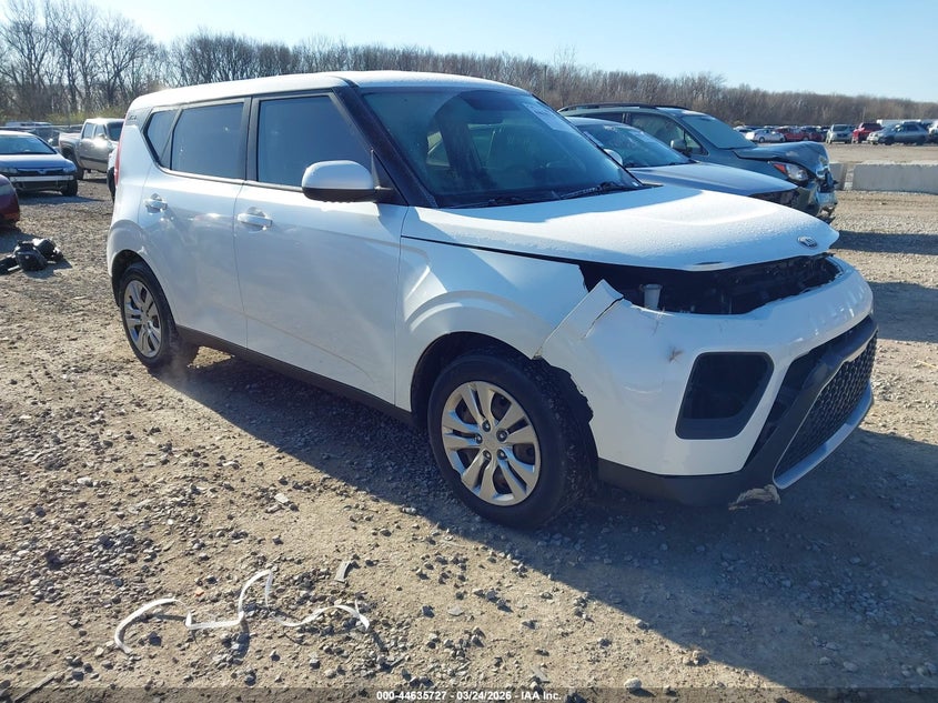 2020 Kia Soul VIN KNDJ23AU7L7702183 IAAI salvage auction — RIGHT FRONT, Salvage Title, sold $1,975 on 2026-07-15 (photo 1)