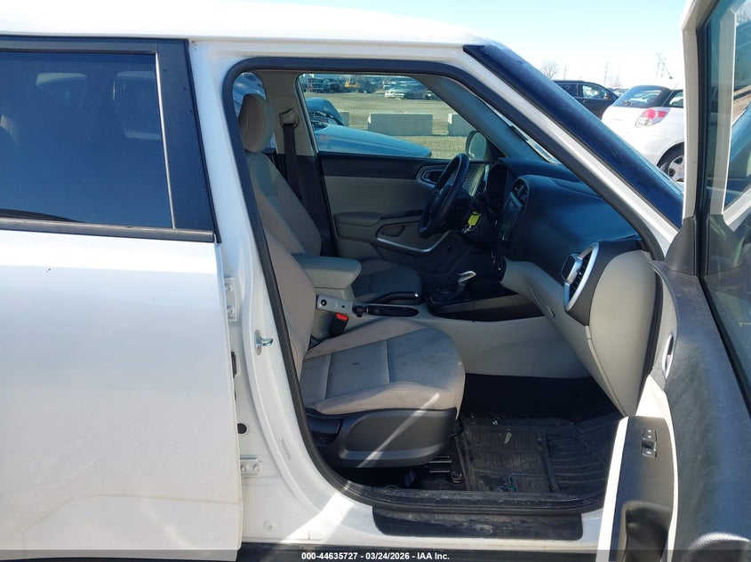 2020 Kia Soul VIN KNDJ23AU7L7702183 IAAI salvage auction — RIGHT FRONT, Salvage Title, sold $1,975 on 2026-07-15 (photo 5)