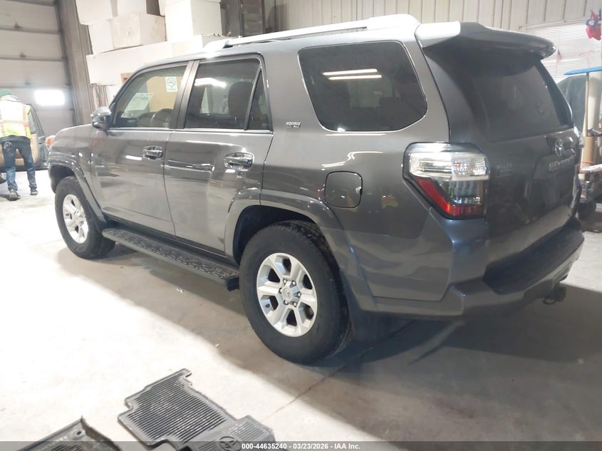 2018 Toyota 4runner VIN JTEBU5JR4J5515610 IAAI salvage auction — RIGHT FRONT, Wait Title, sold $7,950 on 2026-07-09 (photo 3)
