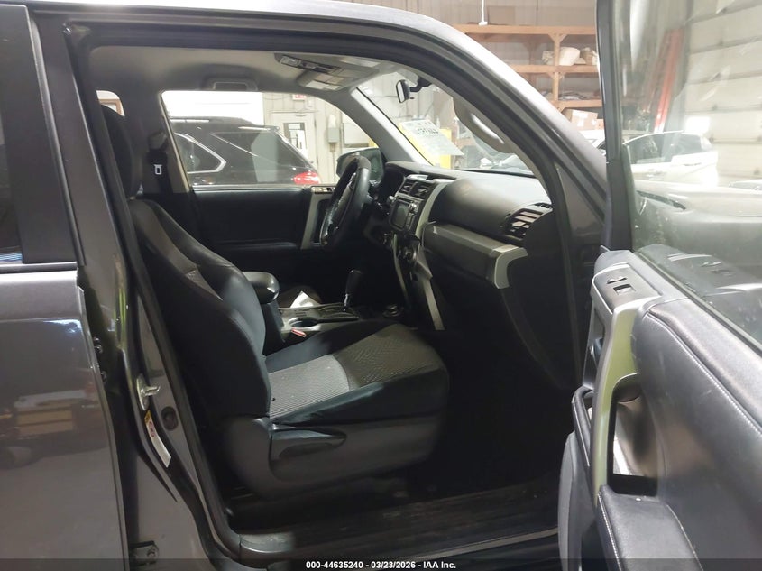 2018 Toyota 4runner VIN JTEBU5JR4J5515610 IAAI salvage auction — RIGHT FRONT, Wait Title, sold $7,950 on 2026-07-09 (photo 5)