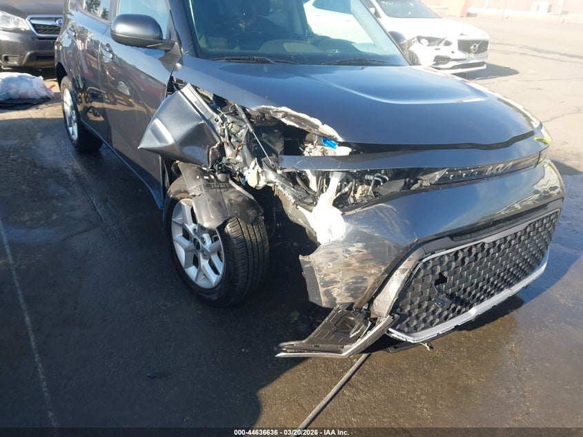 2023 Kia Soul VIN KNDJ23AU4P7889517 IAAI salvage auction — FRONT END, Salvage Title, sold $3,300 on 2026-07-06 (photo 6)