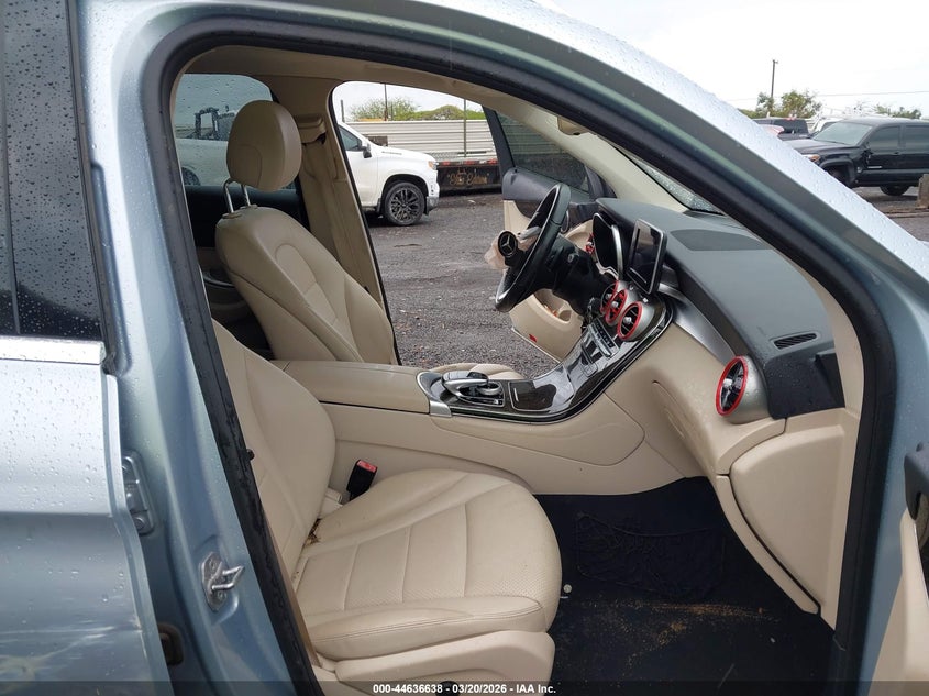 2016 Mercedes-benz Glc VIN WDC0G4JB9GF096571 IAAI salvage auction — STORM DAMAGE, Salvage (Hawaii), sold $725 on 2026-07-28 (photo 5)