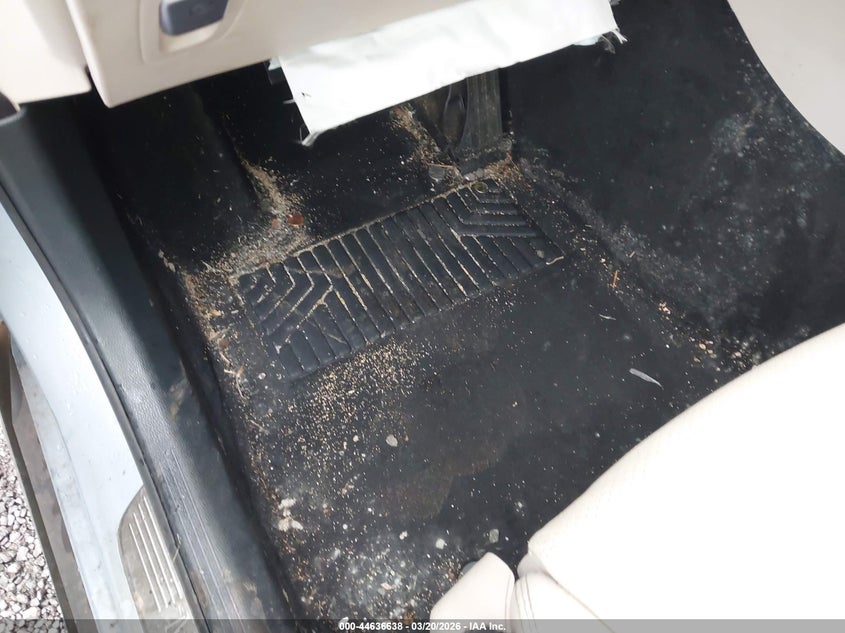 2016 Mercedes-benz Glc VIN WDC0G4JB9GF096571 IAAI salvage auction — STORM DAMAGE, Salvage (Hawaii), sold $725 on 2026-07-28 (photo 6)