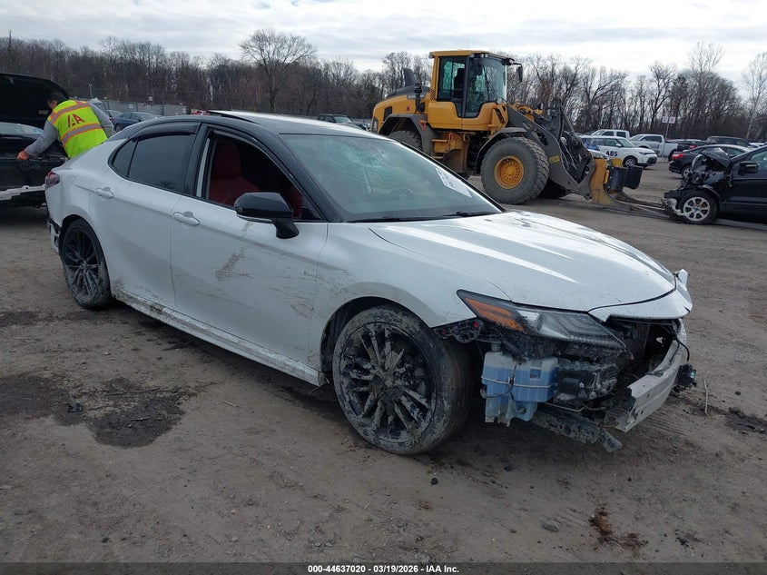 2021 Toyota Camry VIN 4T1K61BK1MU031117 IAAI salvage auction — FRONT & REAR, Salvage (New Jersey), sold $8,100 on 2026-07-31 (photo 1)