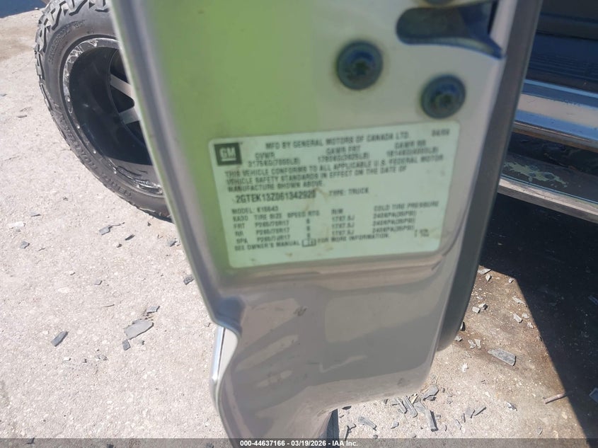 2006 Gmc SIERRA VIN 2GTEK13Z061342920 IAAI salvage auction — SIDE, Original (Texas), sold $1,050 on 2026-07-08 (photo 9)
