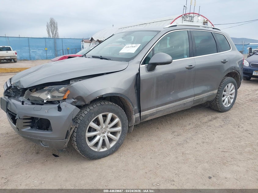2012 Volkswagen Touareg VIN WVGEK9BP0CD006274 IAAI salvage auction — FRONT END, Wait Title, sold $1,550 on 2026-08-05 (photo 2)