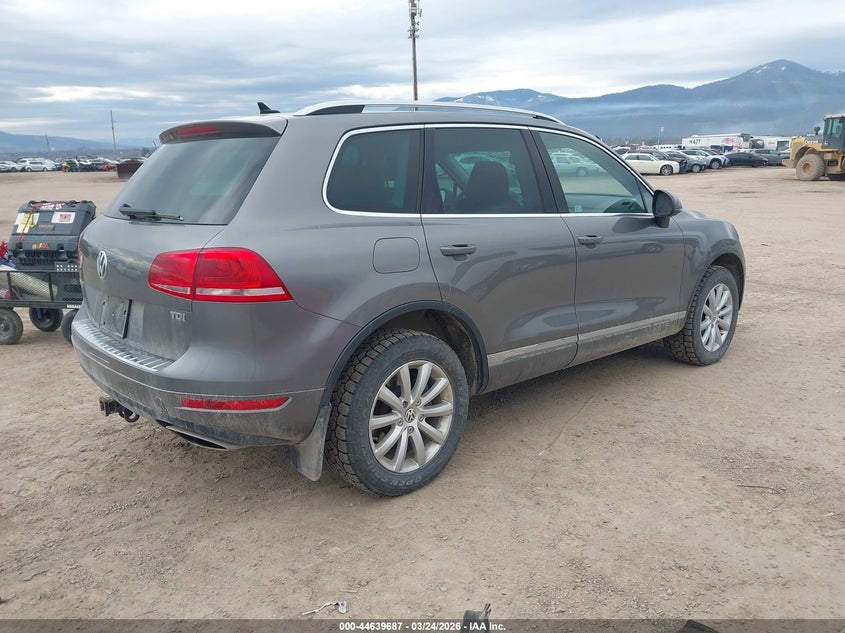 2012 Volkswagen Touareg VIN WVGEK9BP0CD006274 IAAI salvage auction — FRONT END, Wait Title, sold $1,550 on 2026-08-05 (photo 4)