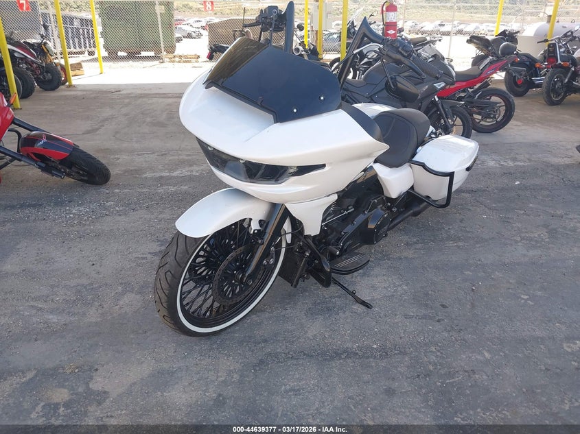 2024 Harley-davidson Road glide VIN 1HD1KH718RB662663 IAAI salvage auction — RIGHT SIDE, Salvage Title, sold $7,700 on 2026-07-22 (photo 2)