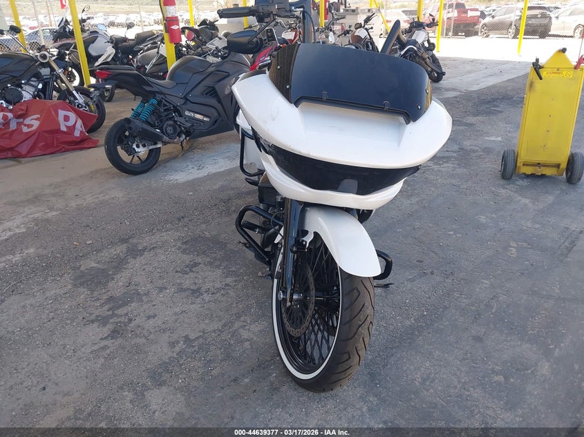 2024 Harley-davidson Road glide VIN 1HD1KH718RB662663 IAAI salvage auction — RIGHT SIDE, Salvage Title, sold $7,700 on 2026-07-22 (photo 5)