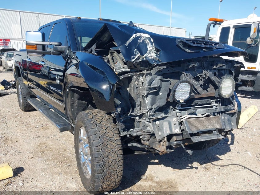 2017 Gmc SIERRA VIN 1GT12UEY7HF144965 IAAI salvage auction — RIGHT FRONT, Original (Texas), sold $5,700 on 2026-07-09 (photo 6)