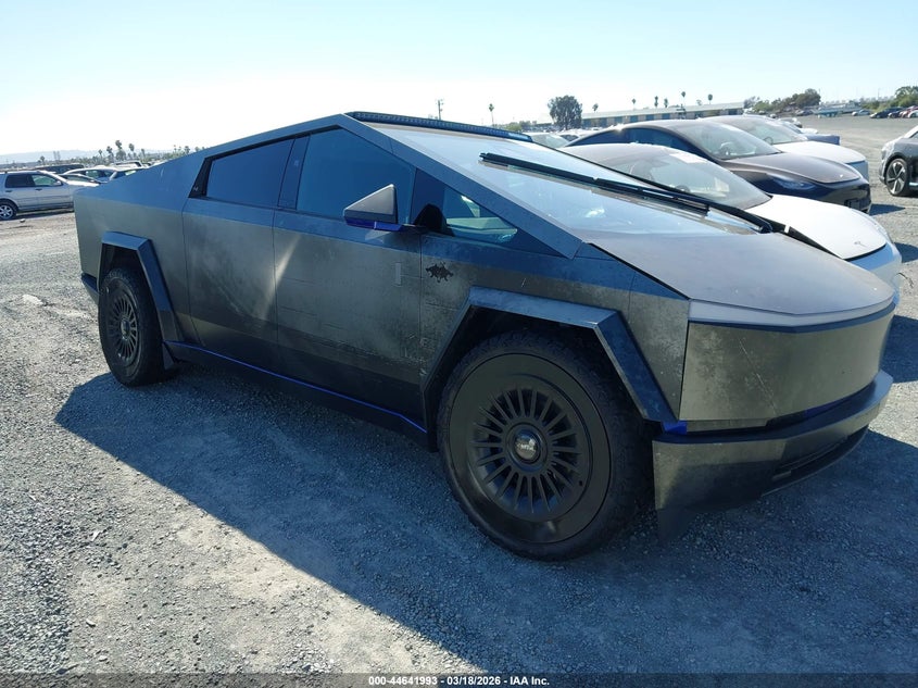 2024 Tesla Cybertruck VIN 7G2CEHEE6RA017282 — IAAI salvage auction photo