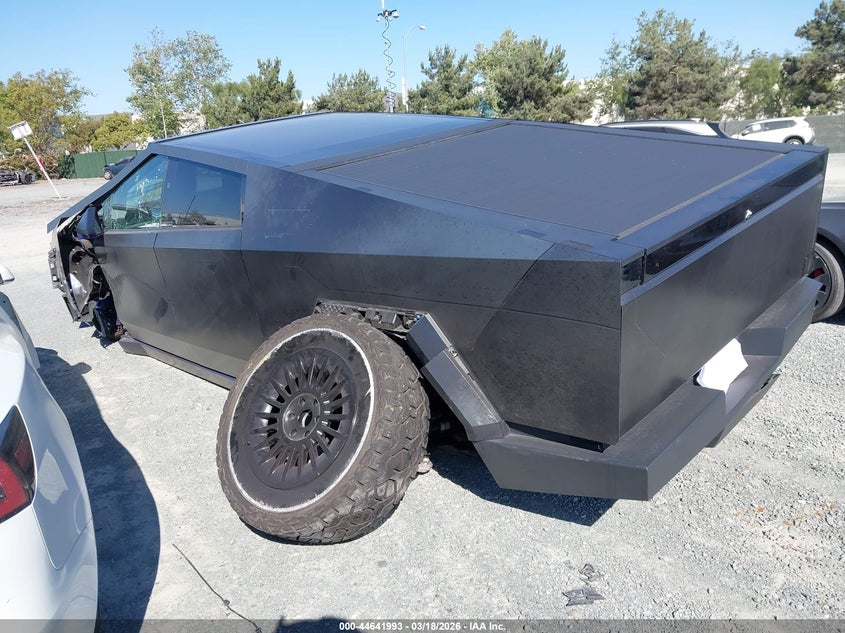 2024 Tesla Cybertruck VIN 7G2CEHEE6RA017282 IAAI salvage auction — LEFT SIDE, Salvage Title, sold $27,250 on 2026-07-30 (photo 3)