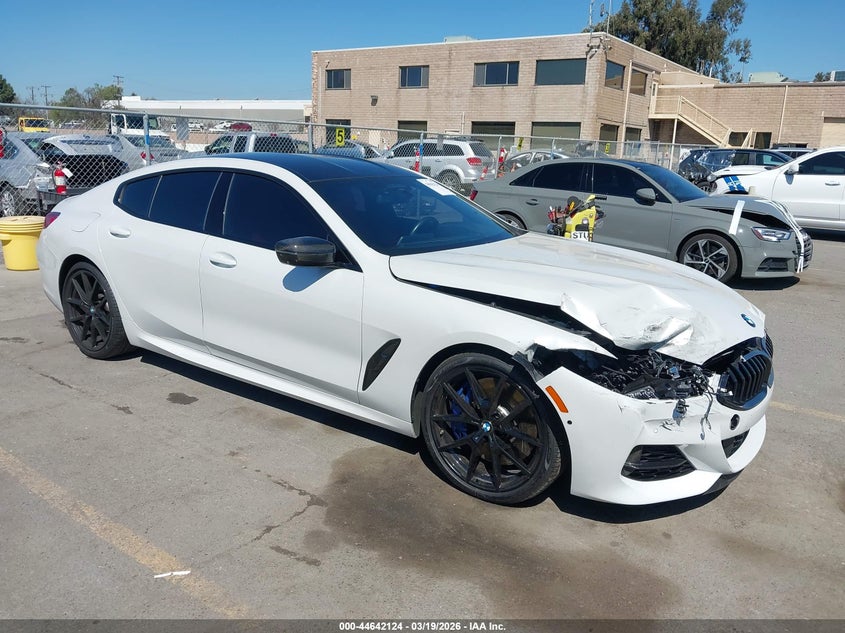 2022 BMW 8er VIN WBAGV8C08NCJ17970 — IAAI salvage auction photo