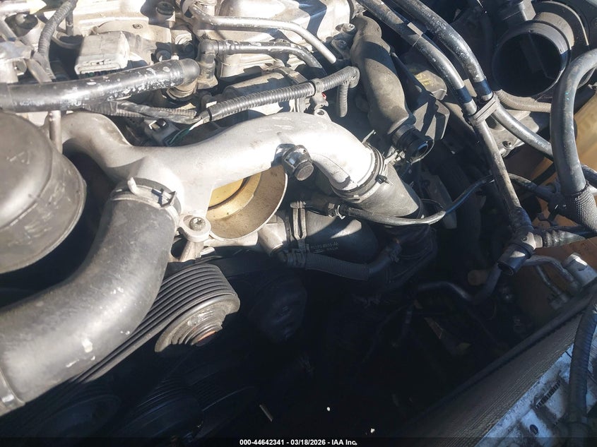 2015 Land rover Lr4 VIN SALAK2V64FA763867 IAAI salvage auction — UNKNOWN, Salvage Title, sold $675 on 2026-07-27 (photo 6)