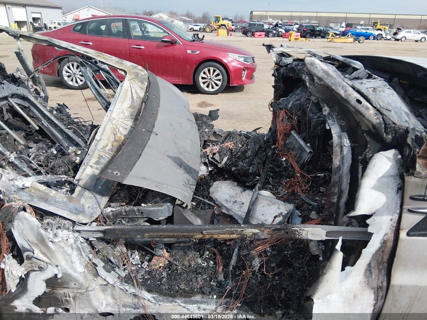 2019 Land rover Range rover sport VIN SALWG2RU6KA868145 IAAI salvage auction — TOTAL BURN, Salvage Title, sold $3,150 on 2026-07-14 (photo 5)