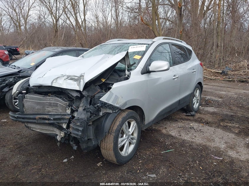 2011 Hyundai Tucson VIN KM8JU3AC9BU205620 IAAI salvage auction — FRONT & REAR, Salvage (Ohio), sold $400 on 2026-07-07 (photo 2)