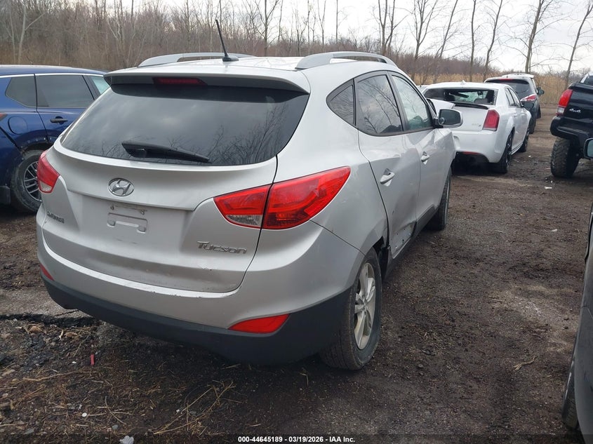 2011 Hyundai Tucson VIN KM8JU3AC9BU205620 IAAI salvage auction — FRONT & REAR, Salvage (Ohio), sold $400 on 2026-07-07 (photo 4)
