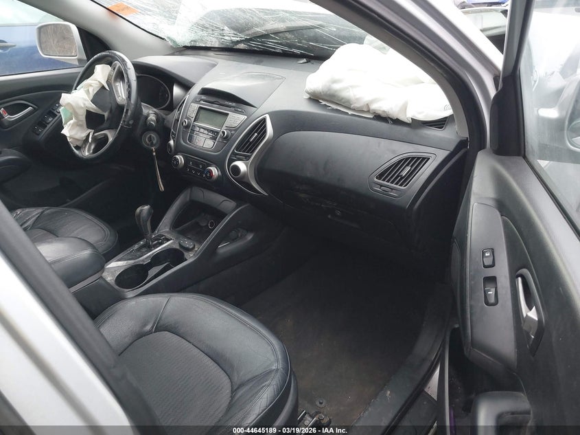 2011 Hyundai Tucson VIN KM8JU3AC9BU205620 IAAI salvage auction — FRONT & REAR, Salvage (Ohio), sold $400 on 2026-07-07 (photo 5)