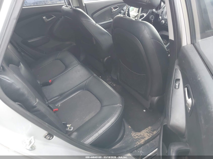 2011 Hyundai Tucson VIN KM8JU3AC9BU205620 IAAI salvage auction — FRONT & REAR, Salvage (Ohio), sold $400 on 2026-07-07 (photo 8)