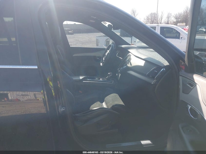 2019 Volvo Xc90 VIN YV4A22PM9K1445558 IAAI salvage auction — RIGHT FRONT, Salvage (Missouri), sold $6,950 on 2026-07-06 (photo 5)