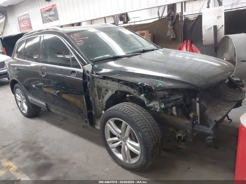 2012 Volkswagen Touareg VIN WVGEK9BP2CD012240 IAAI salvage auction — FRONT END, Salvage (Arizona), sold $2,150 on 2026-07-28 (photo 1)