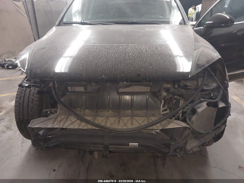 2012 Volkswagen Touareg VIN WVGEK9BP2CD012240 IAAI salvage auction — FRONT END, Salvage (Arizona), sold $2,150 on 2026-07-28 (photo 6)